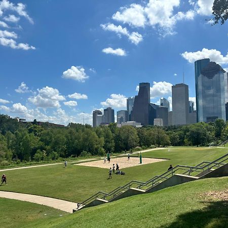 Convenient Downtown Stays Houston Exterior photo
